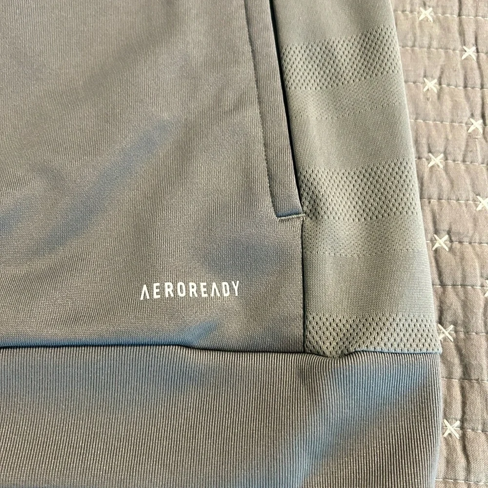 Adidas Men’s Aeroready Light Gray Hoodie Size M